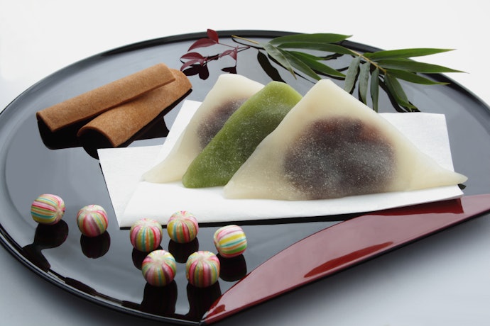普段味わえないご当地お菓子にも注目