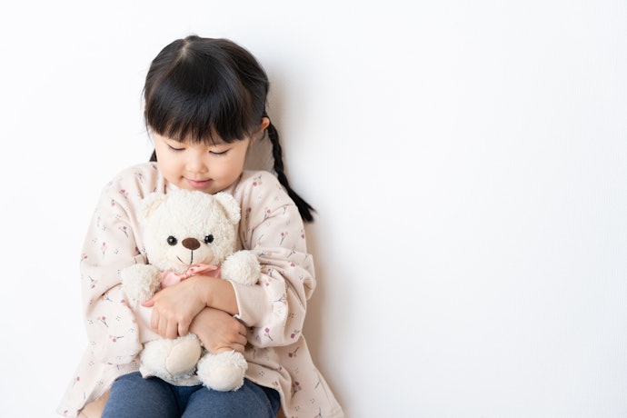 子どもへのプレゼントには、手に取って遊べる抱き人形もおすすめ
