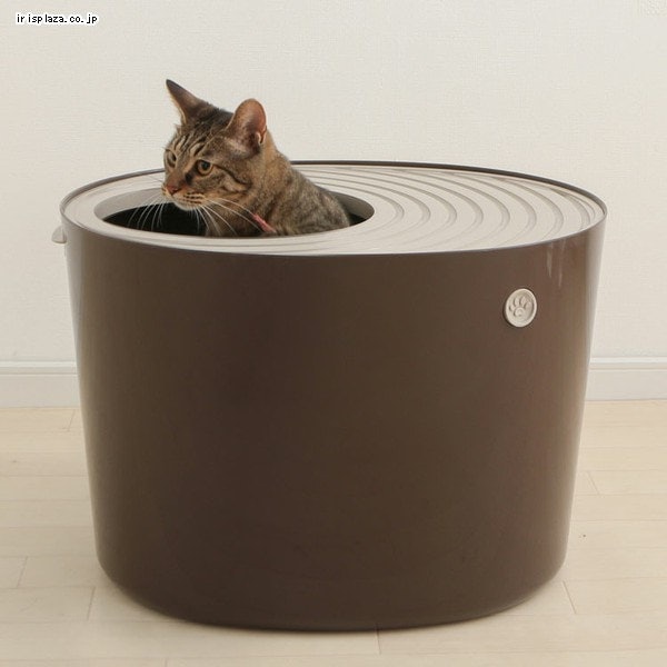 猫砂の飛び散りを防止できる縦長構造
