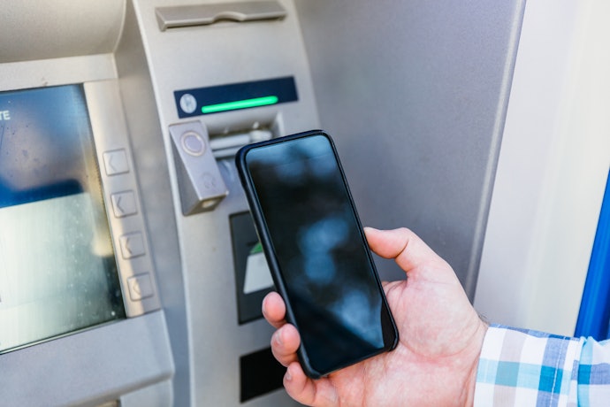 カードレスで手軽なスマホATM