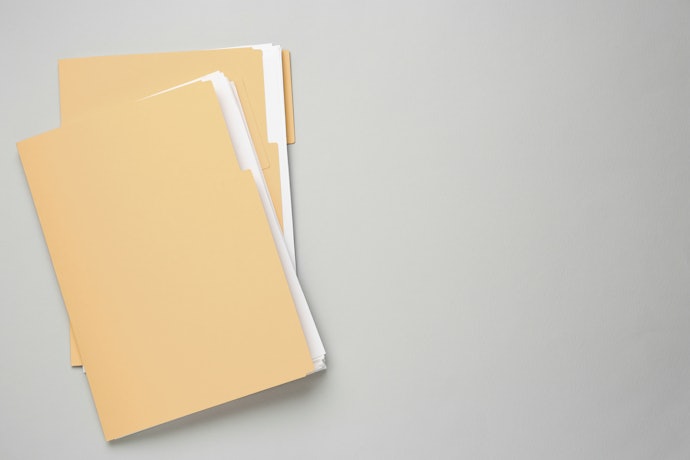 申し込みに必要な書類をそろえ、不備がないよう手続きする