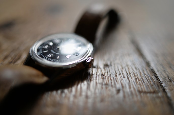 週末に時計を外す人は「パワーリザーブ」にも注目