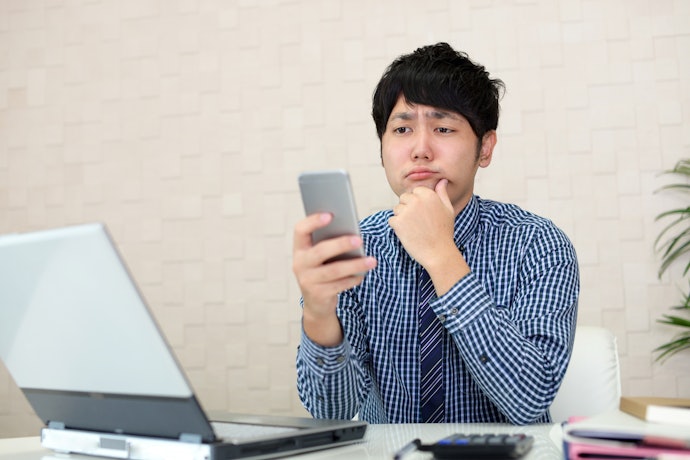 データ容量を超過した場合の速度は、ahamoより遅くなる