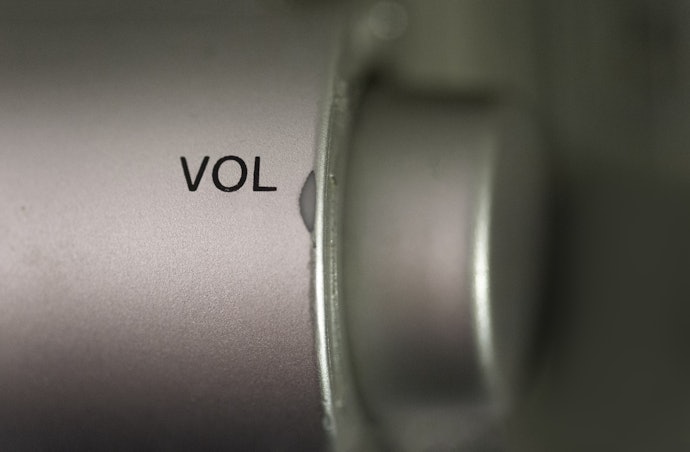 アラーム音変更・音量調節機能があれば、音に慣れない
