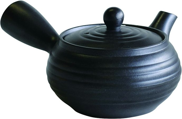お茶をよりおいしく淹れたいなら平たい急須に注目