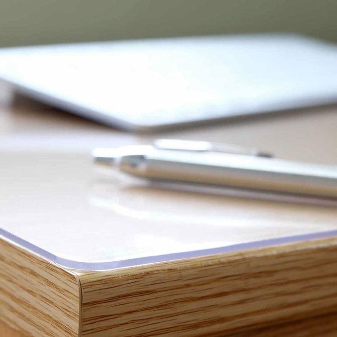 書き心地重視なら厚手がおすすめ。汚れを防ぐ目的なら薄手でも十分