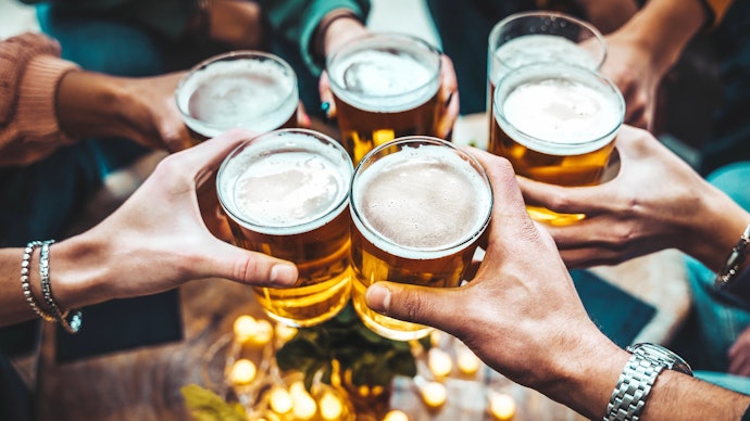 飲み会の頻度を減らして宅飲みに切り替える