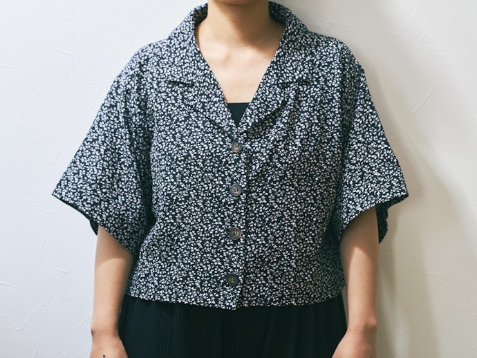 色移りに注意!服は濃いめカラー&ゆったりシルエットがおすすめ