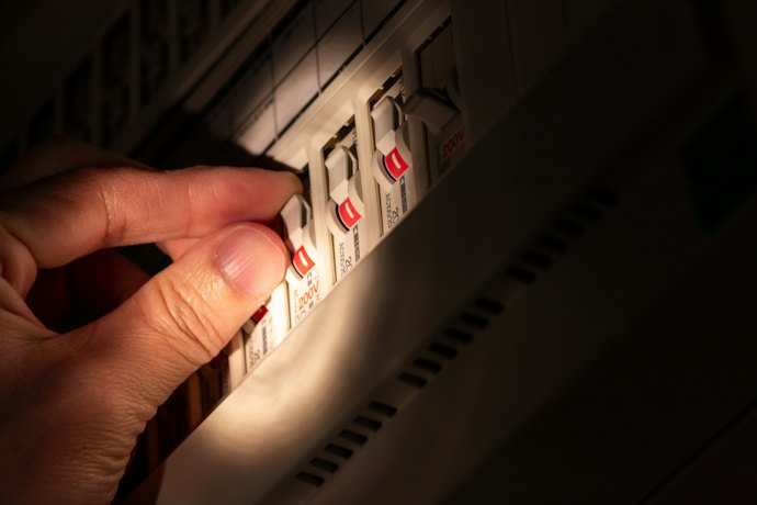 契約容量不足でアンペアブレーカーが落ちる場合
