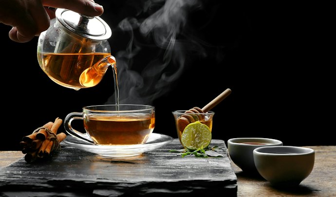 温かい紅茶には耐熱性が必須。耐熱温度差が大きいものを選ぼう