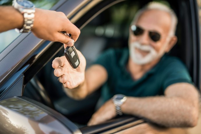 価格を抑えたいなら中古車を検討しよう