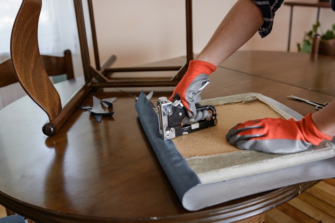 安定感はあるがやや重い。短時間で終わる作業向き