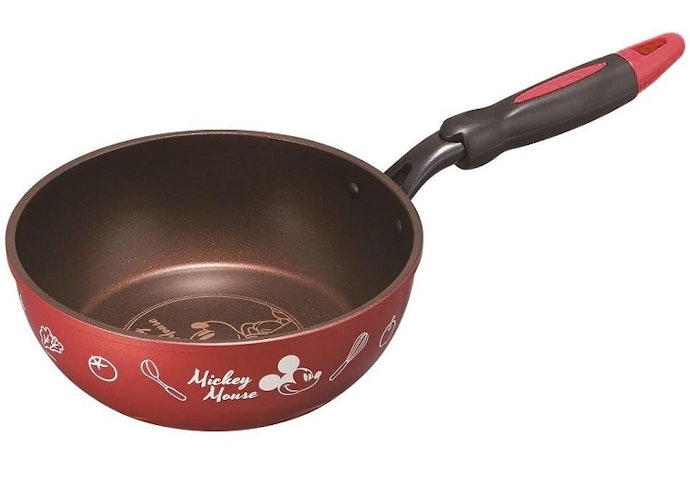 煮込み料理や揚げ物を作るなら、深さのあるものをセレクト