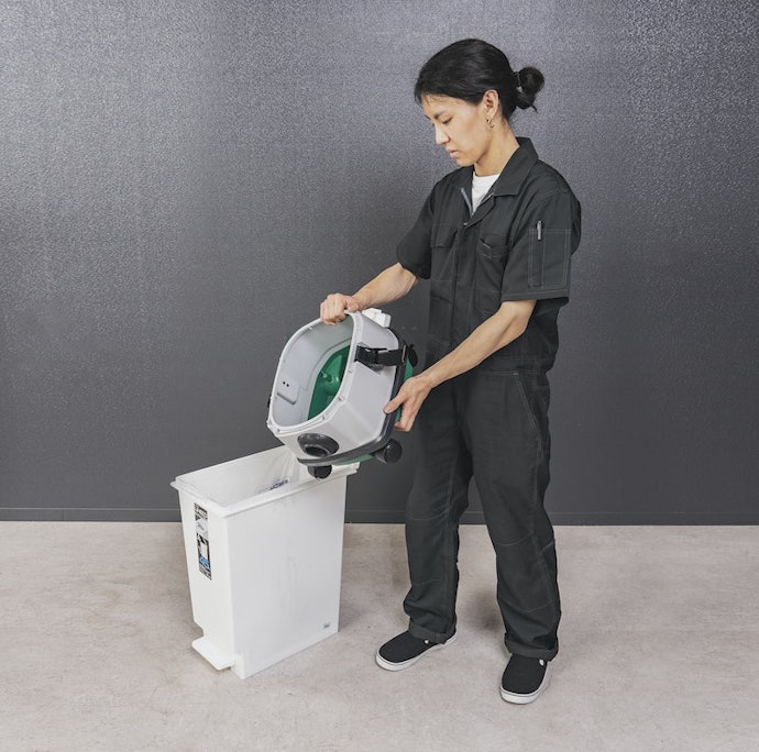 フィルターは乾湿両用ではないが、ビニール袋が取りつけられ手入れがしやすい