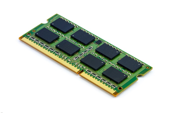 処理性能にはメモリも関わる。メモリ容量は16GB以上がマスト