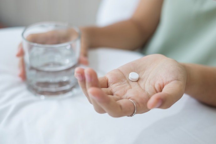 繰り返す背中ニキビには、飲み薬や漢方薬を取り入れるのもひとつの方法