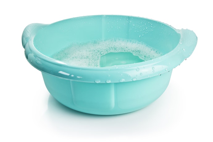 合成樹脂毛なら、定期的に水洗いを