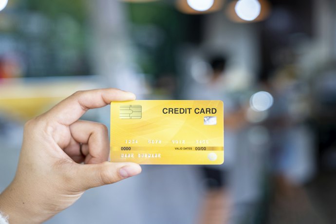 クレジットカードのキャッシング枠を利用するのも1つの手