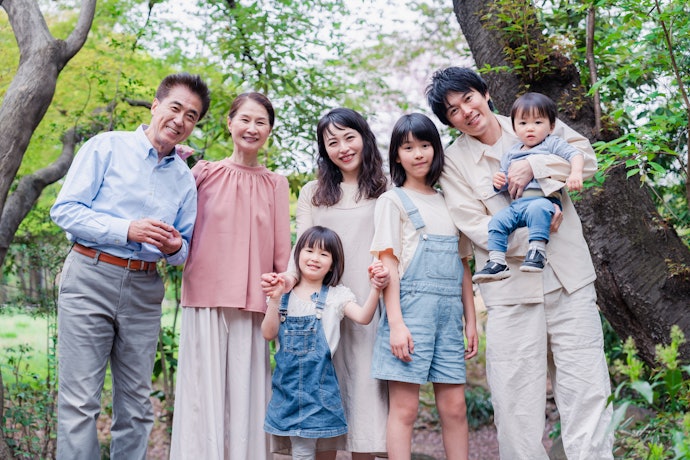 契約名義が異なる家族で使うなら「家族割引」