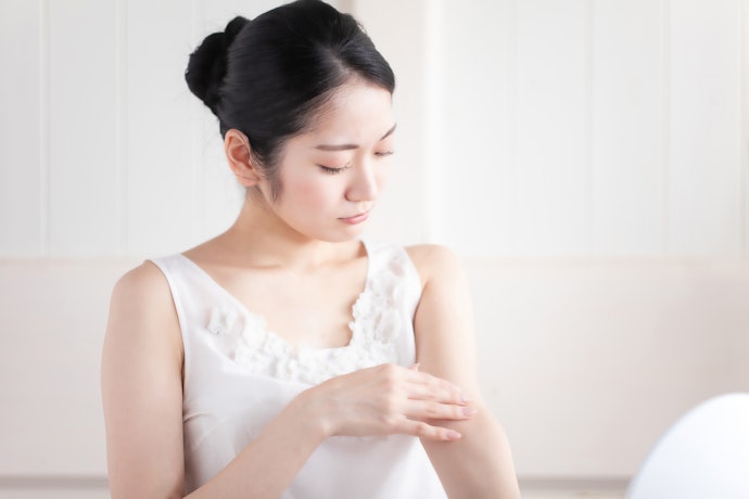敏感肌の人には、メントールやアルコールが入っていない商品が候補