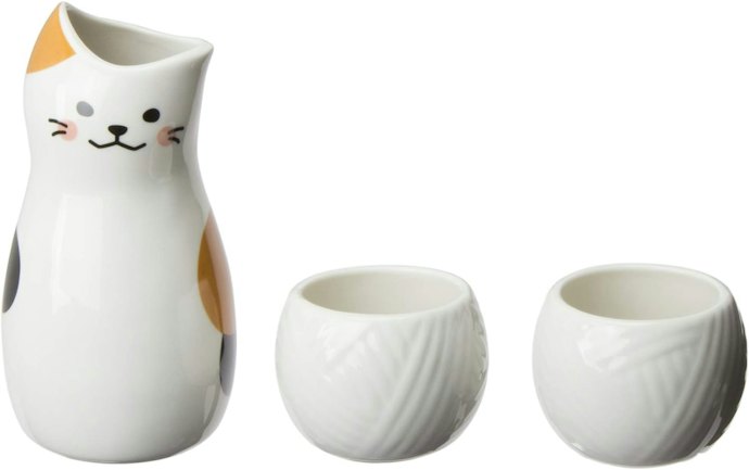 贈り物にはセット商品を選ぼう。お猪口が2~3点入ったものが喜ばれる