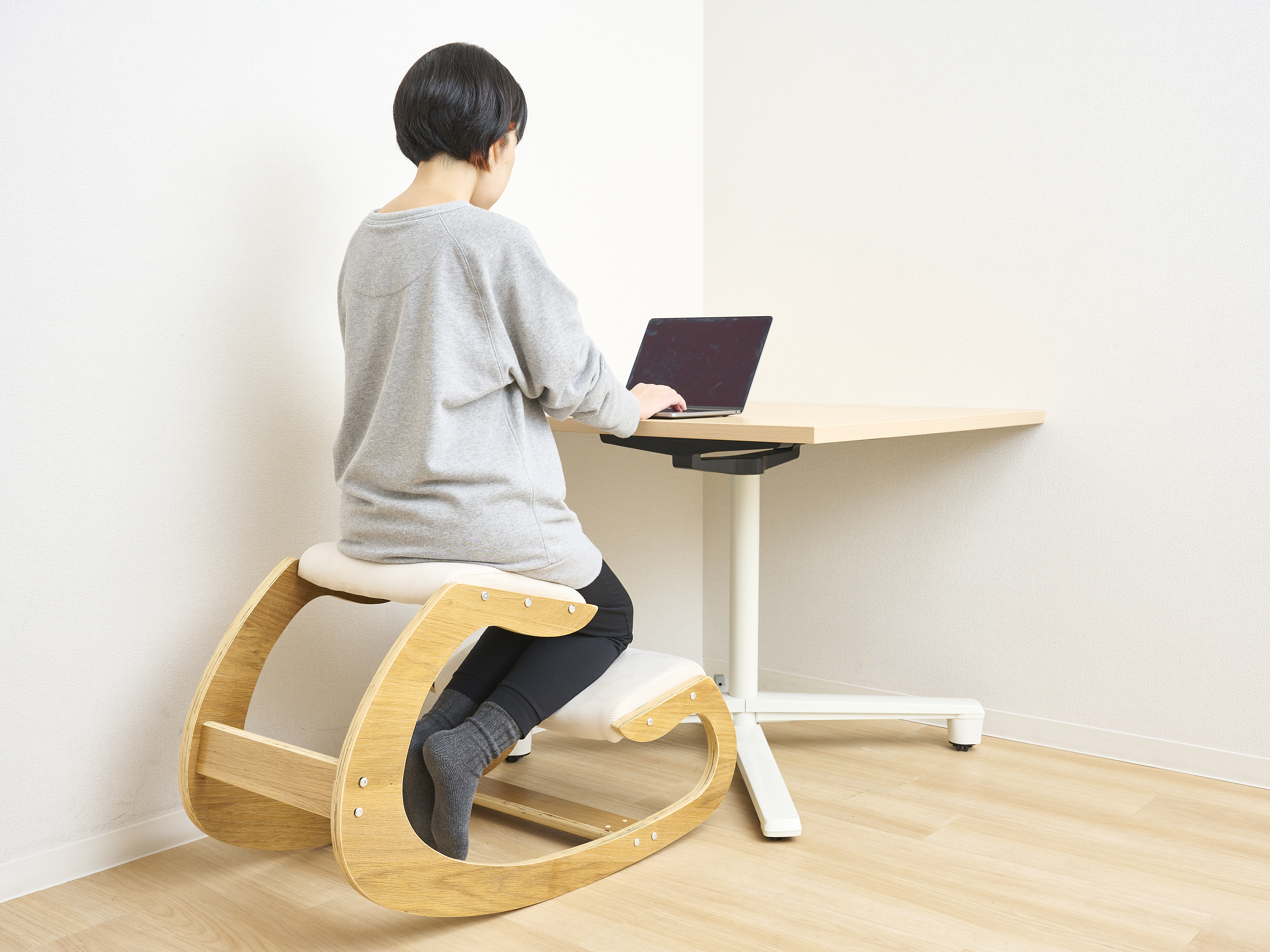 徹底比較】バランスチェアのおすすめ人気ランキング | マイベスト