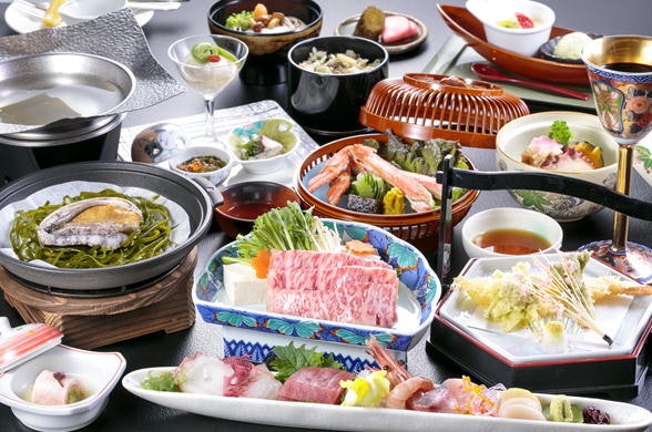 盛岡冷麺やひっつみ鍋が名物!食事内容・スタイルも要確認