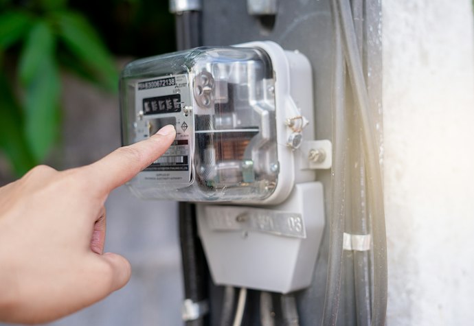アンペア・kVA・kWの違いと換算方法(10A=1kVA)
