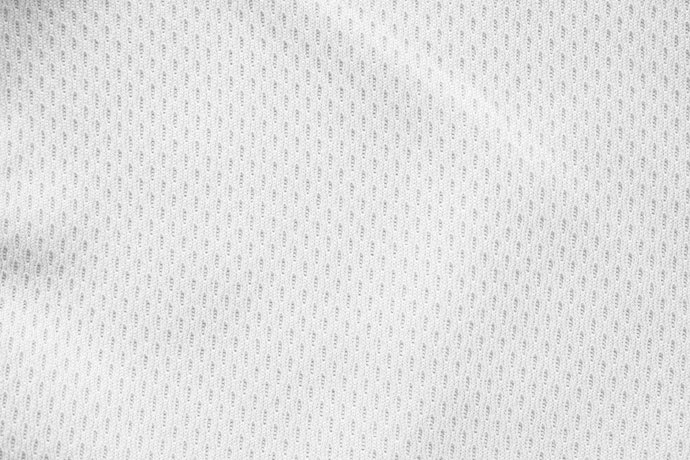 快適に着用したいなら、軽量かつ通気性のよいメッシュ素材に注目