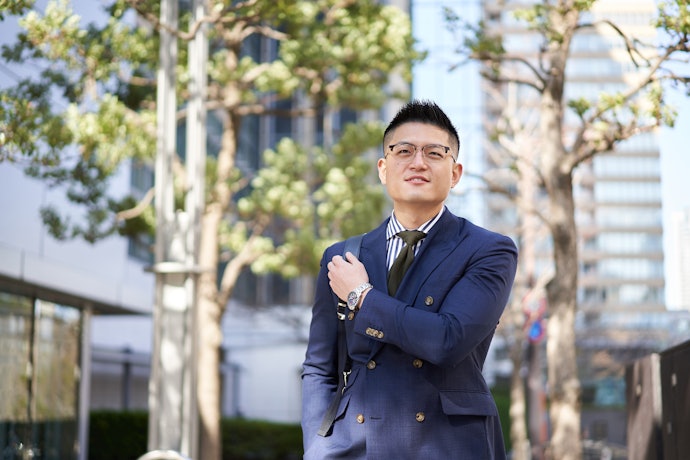 社内宛てのメールは最終出勤日に送るのが一般的