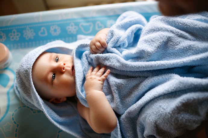 乳児期(0~1歳)に使うなら、寝かせたままくるめるタイプ
