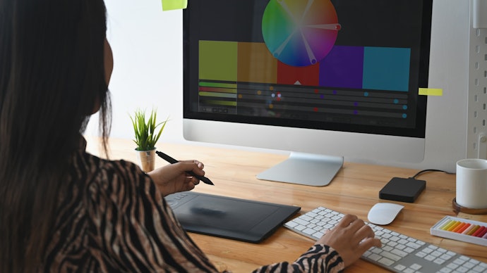 デザイン、動画編集などクリエイター用途なら色の精度がΔE<2のものを