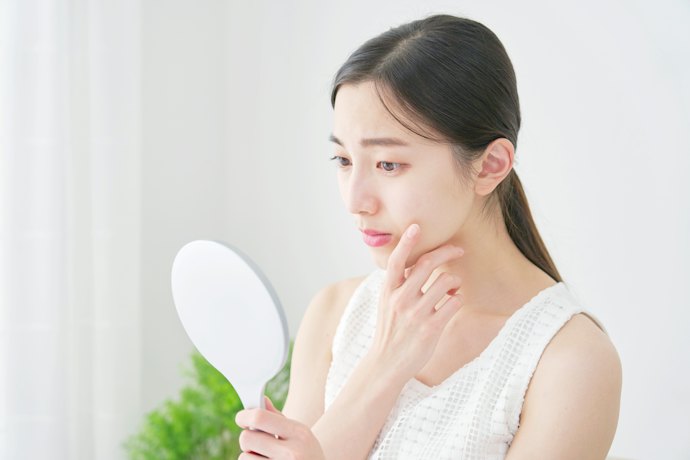 営業・接客・力仕事は控え、赤みや腫れが目立つ間は無理せず休む