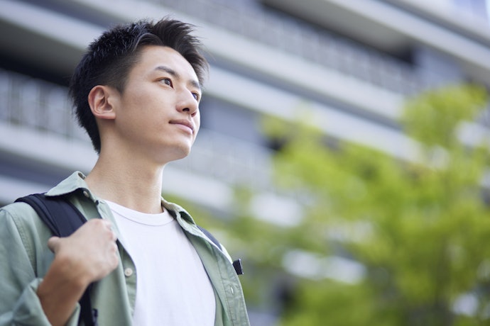 学歴別では専門学校・高専・短大卒が高卒より高い