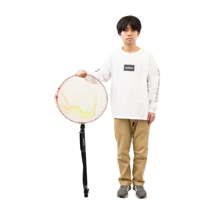 肩かけベルトつきで持ち運びやすい。サイズもコンパクト