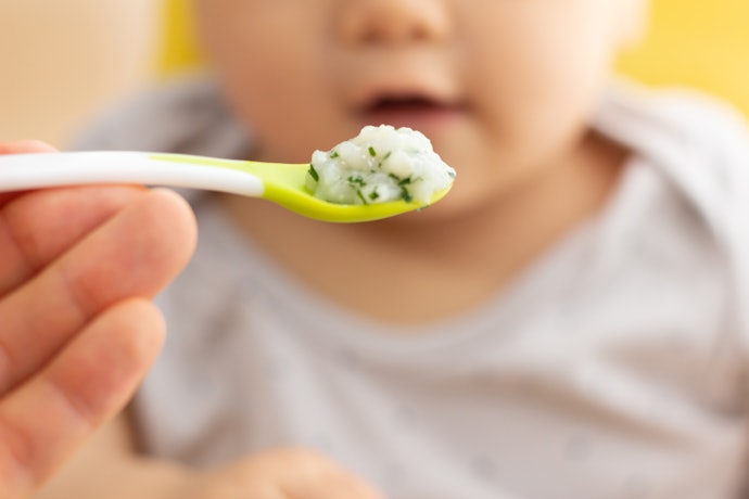 月齢ごとにぴったりの離乳食スプーンを選ぼう