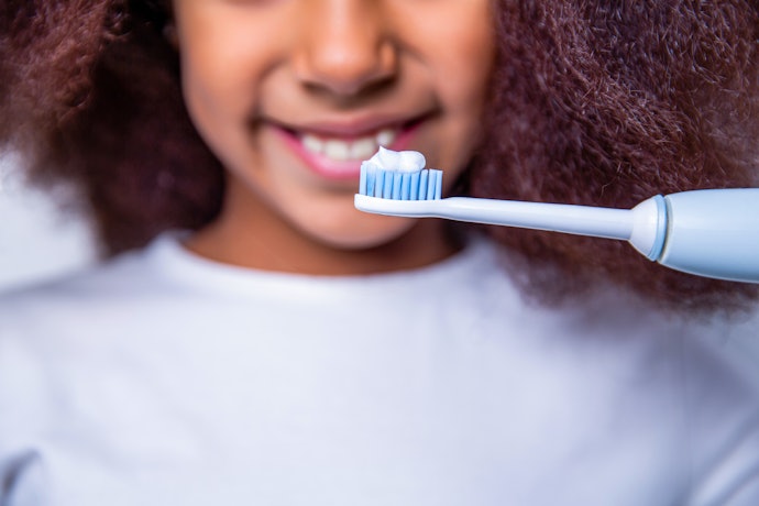 電動歯ブラシを使用するなら、研磨剤・発泡剤不使用の商品に注目