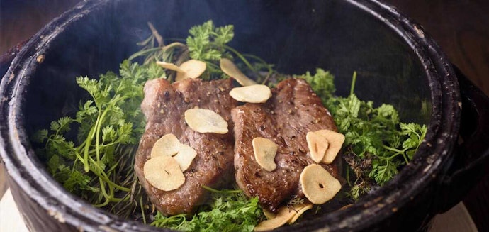 食事内容にもこだわろう!地元食材とワインのコラボを堪能