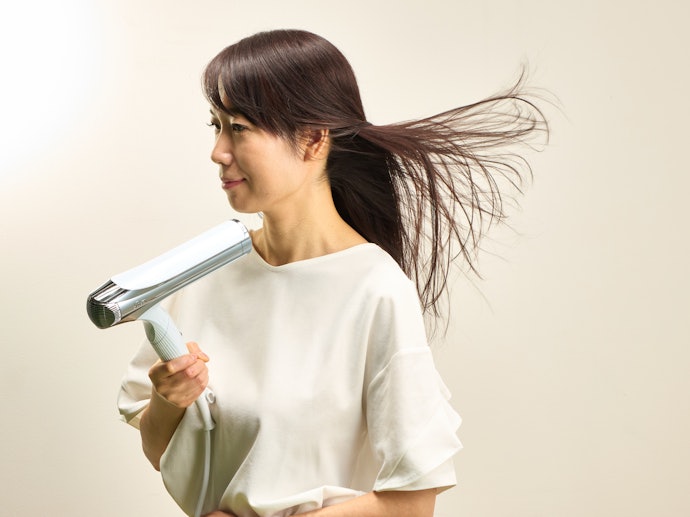 速乾性と髪の絡まりにくさを両立!風量は2段階で調整できて使いやすい