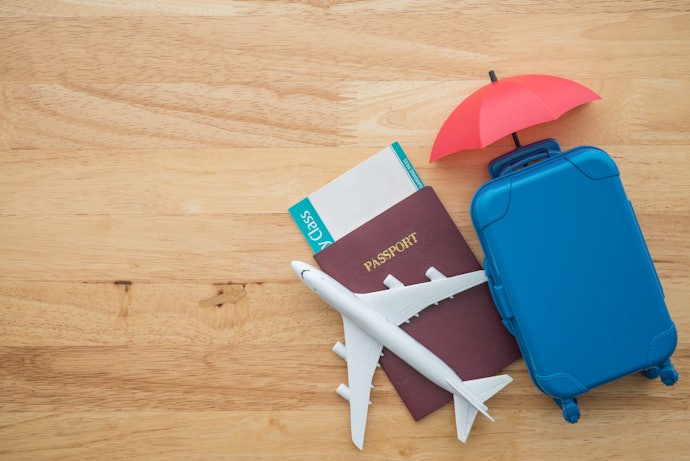 旅行によく行くなら、旅行保険や優待が充実したクレジットカードも候補に