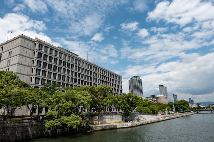 登記は司法書士に任せるのが無難