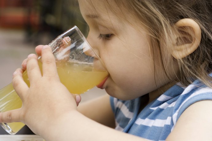 子どもに飲ませるなら「幼児用」と表記があるものをチョイス