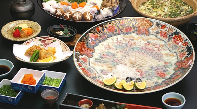 とらふぐや瓦そばが名物!食事内容・スタイルは要チェック
