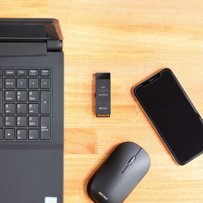 セキュリティソフトウェアにも対応。容量は250GB〜2TBまで4種類を用意