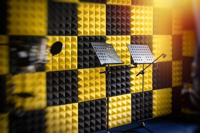 壁用の吸音材や遮音材を併用すると効果アップ