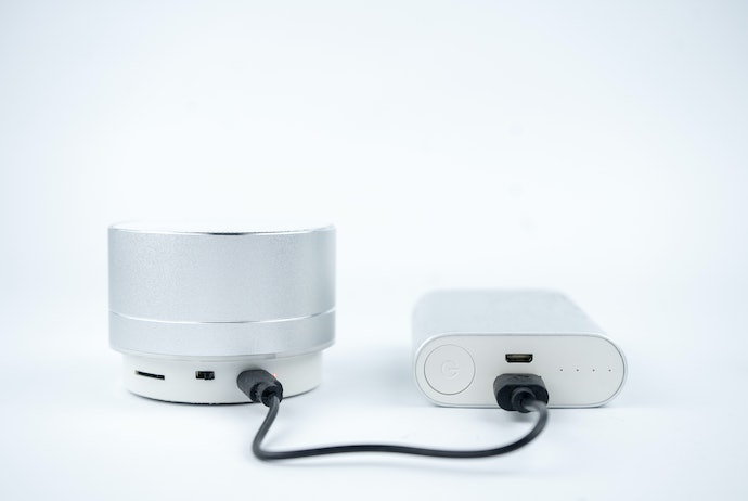 使い方の幅を広げたければ、電池式・充電式が便利
