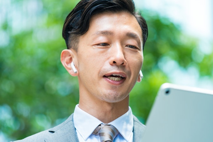 通話に集中するならノイズキャンセリング機能を。用途によっては外音取り込みも
