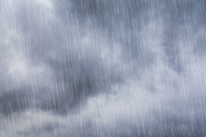 耐水圧1,500mm以上のキャノピー付きテントなら雨対策に