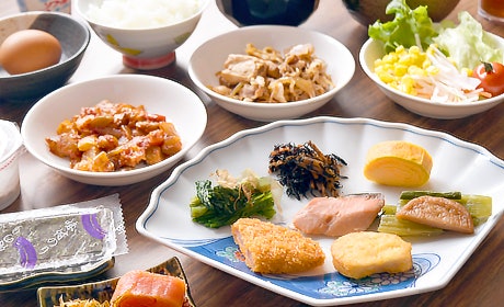 朝食つきや温泉つきなど、ゆったり過ごせる施設を選ぼう