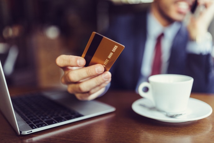 最安で利用したいなら、年会費2万円以下のクレジットカードを選ぼう